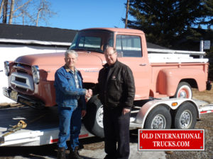 GEORGE KIRKHAM BUYING THE 1958 A100 FROM THE SON OF THE ORIGINAL OWNER <div class="download-image"><a href="https://oldinternationaltrucks.com/wp-content/uploads/2017/09/DSCN2821.jpg" download><i class="fa fa-download"></i> <span class="full-size"></span></a></div>