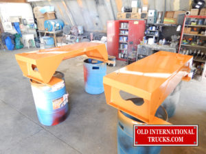 FRONT FENDERS PAINTED <div class="download-image"><a href="https://oldinternationaltrucks.com/wp-content/uploads/2017/09/DSCN5991.jpg" download><i class="fa fa-download"></i> <span class="full-size"></span></a></div>