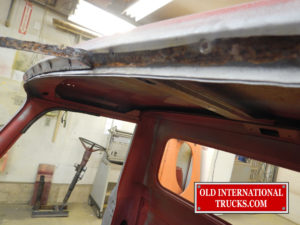 Rust repair on the front edge of the roof <div class="download-image"><a href="https://oldinternationaltrucks.com/wp-content/uploads/2017/11/DSCN4894.jpg" download><i class="fa fa-download"></i> <span class="full-size"></span></a></div>