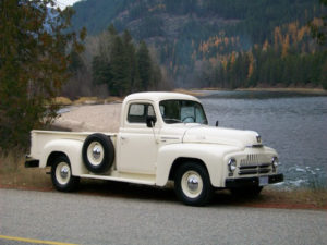 1951 L110 • Victor Chambray•British Columbia, Canada  <div class="download-image"><a href="https://oldinternationaltrucks.com/wp-content/uploads/2018/01/1951-L110-victor-chambray.jpg" download><i class="fa fa-download"></i> <span class="full-size"></span></a></div>